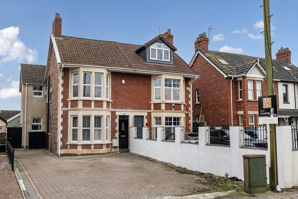 Property photo 1 of 28