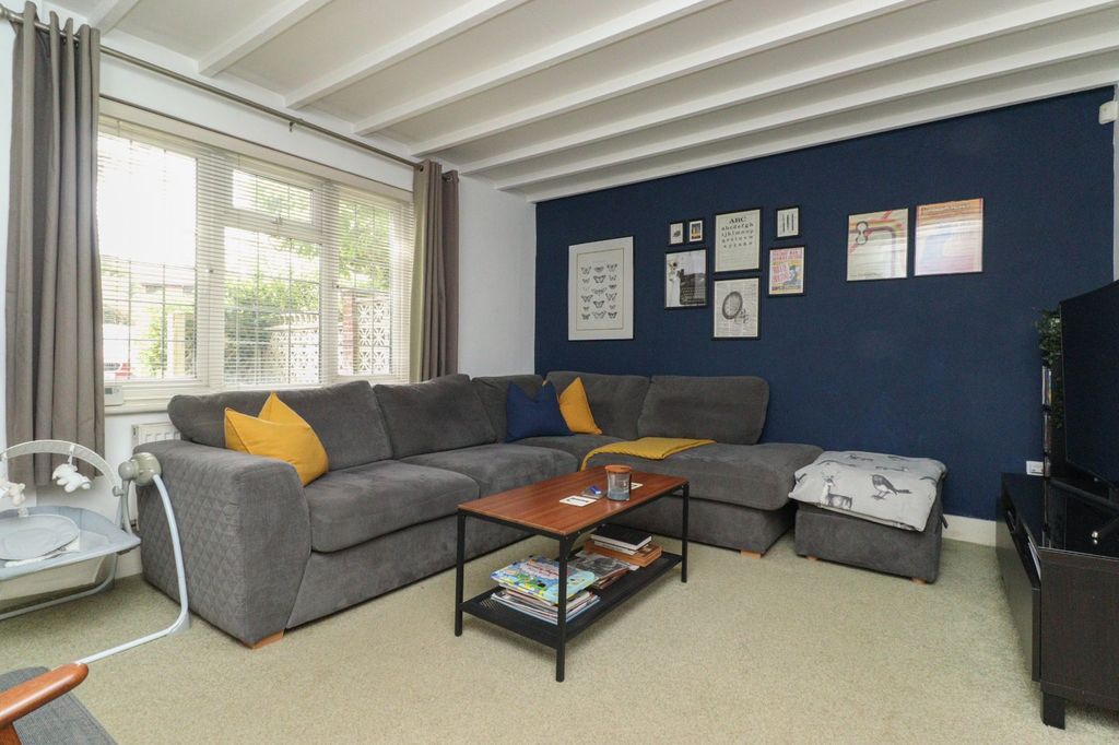 Property photo 2 of 11 Picture 2