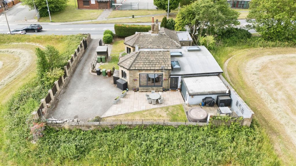 Property photo 2 of 24