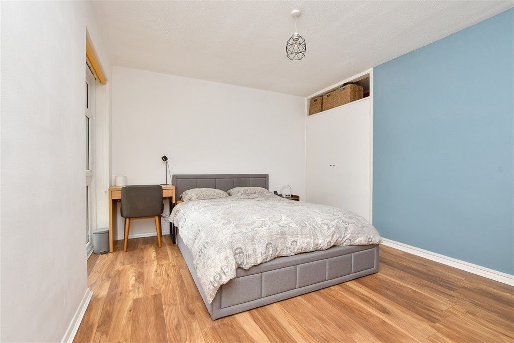 Property photo 3 of 9 Bedroom