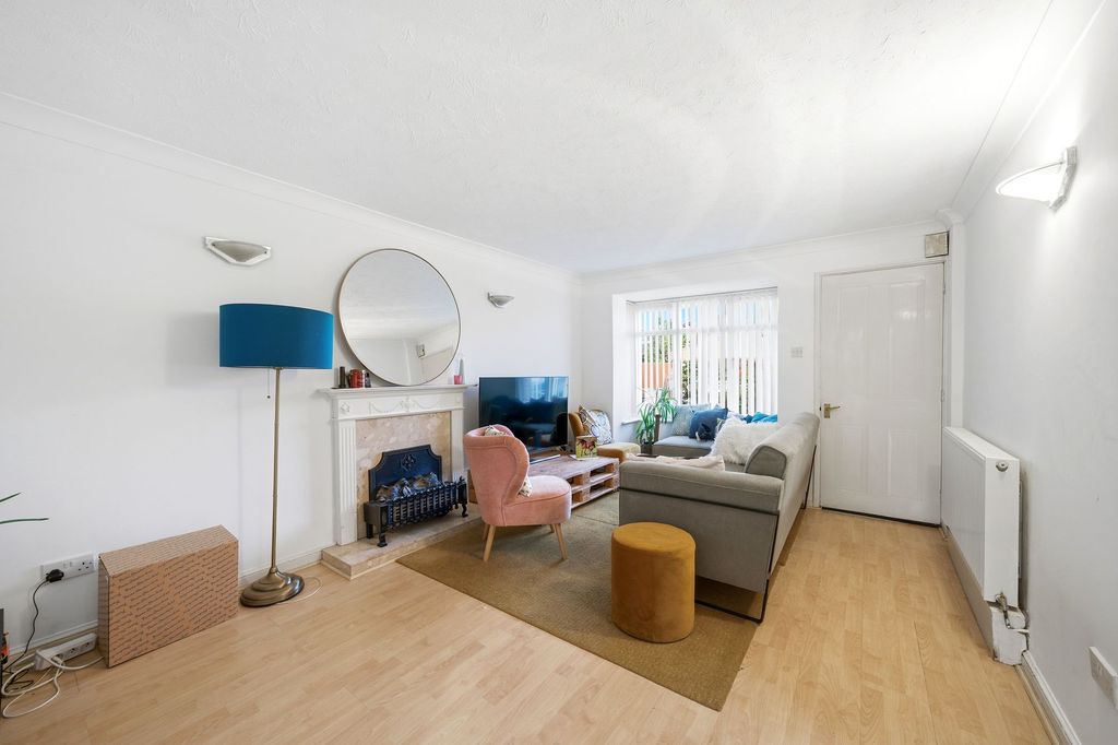 Property photo 2 of 17