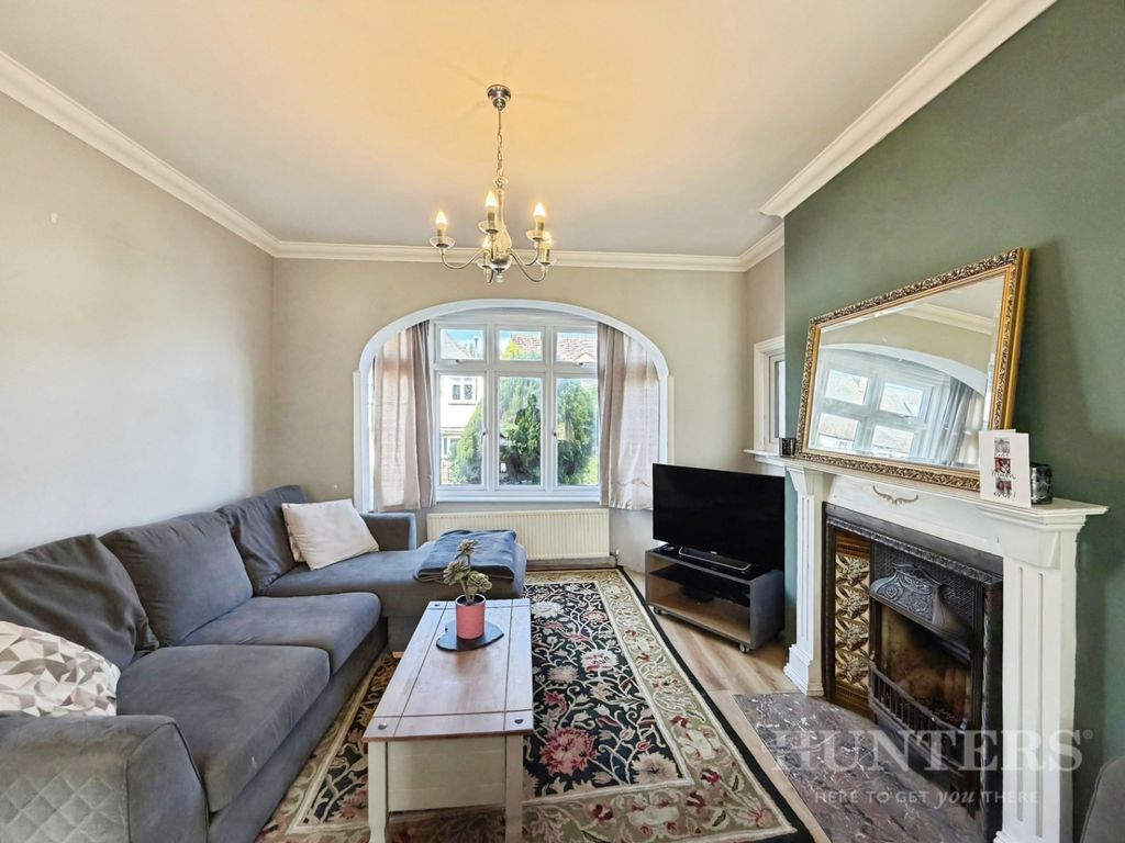 Property photo 3 of 19