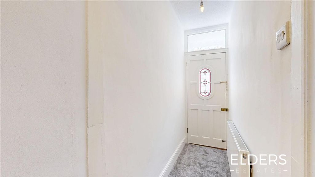 Property photo 2 of 16 Entrance Hall