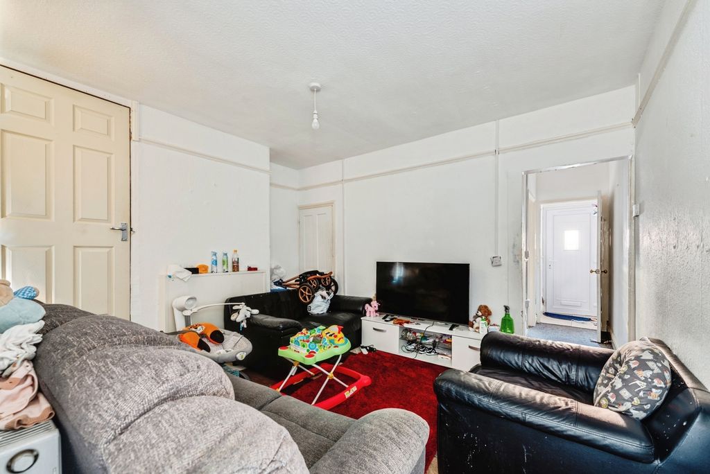 Property photo 3 of 10 Pbox-Img.Jpg