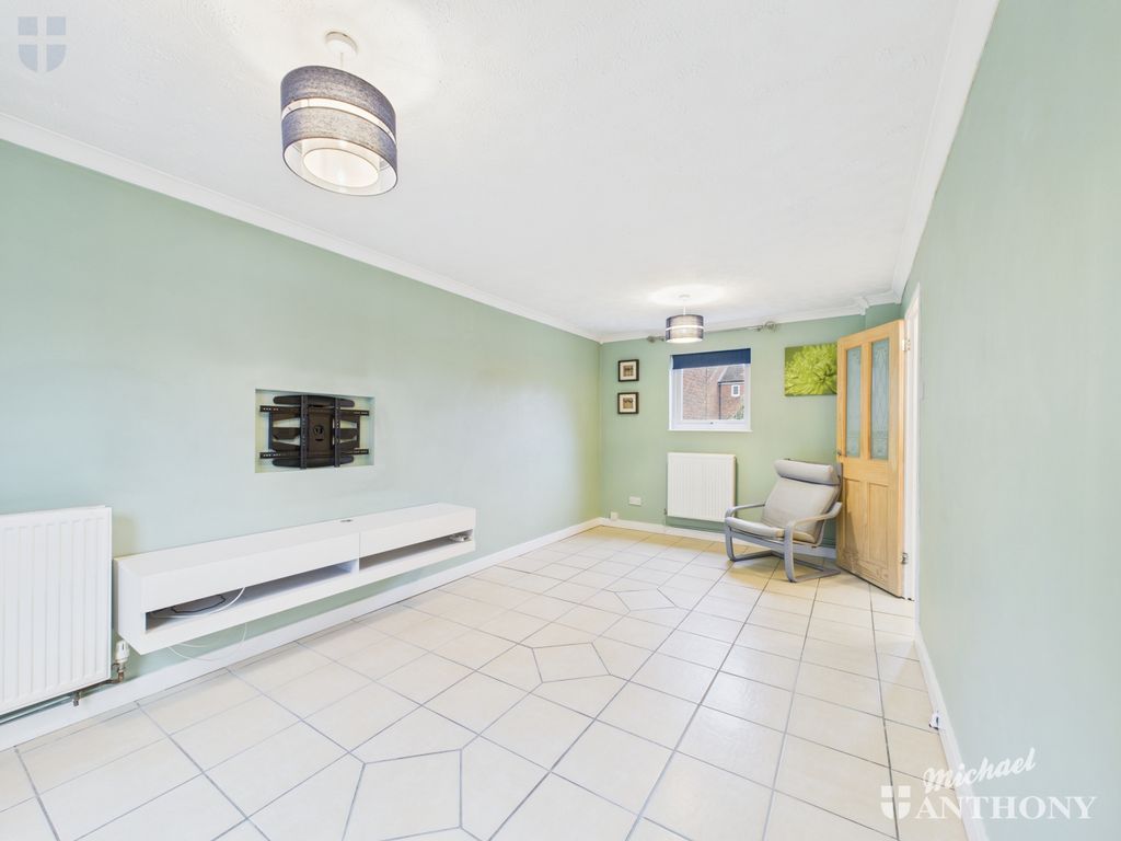 Property photo 3 of 13 Cam02773G0-Pr0398-Still008