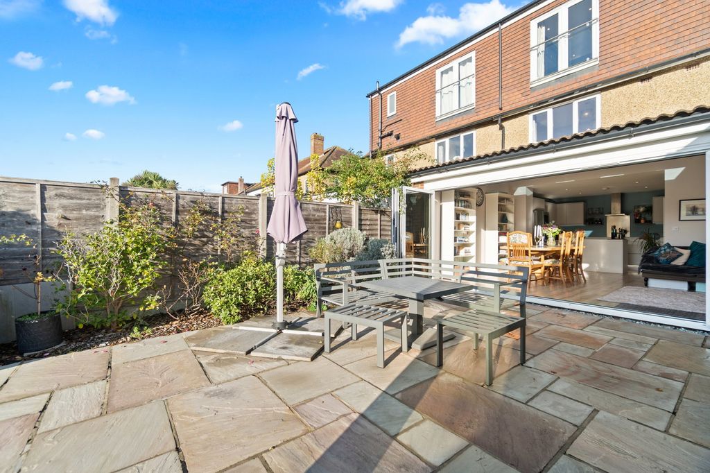 Property photo 1 of 25