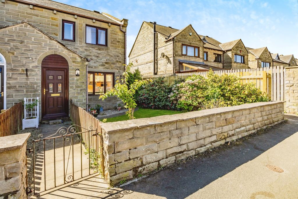 Property photo 2 of 17