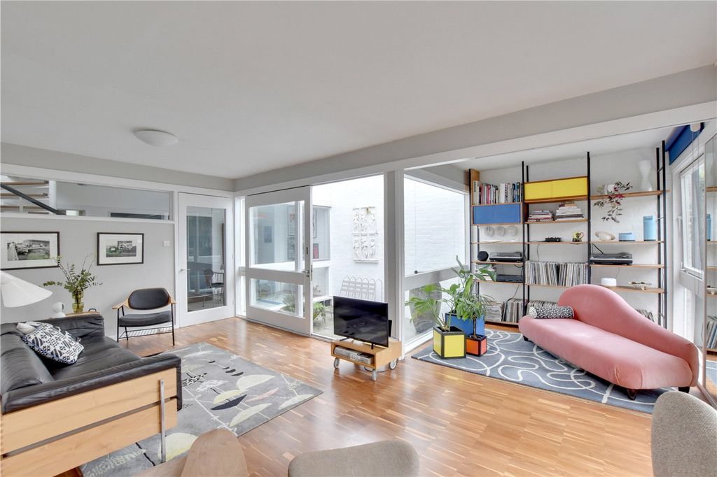 Property photo 1 of 40 Picture No. 13