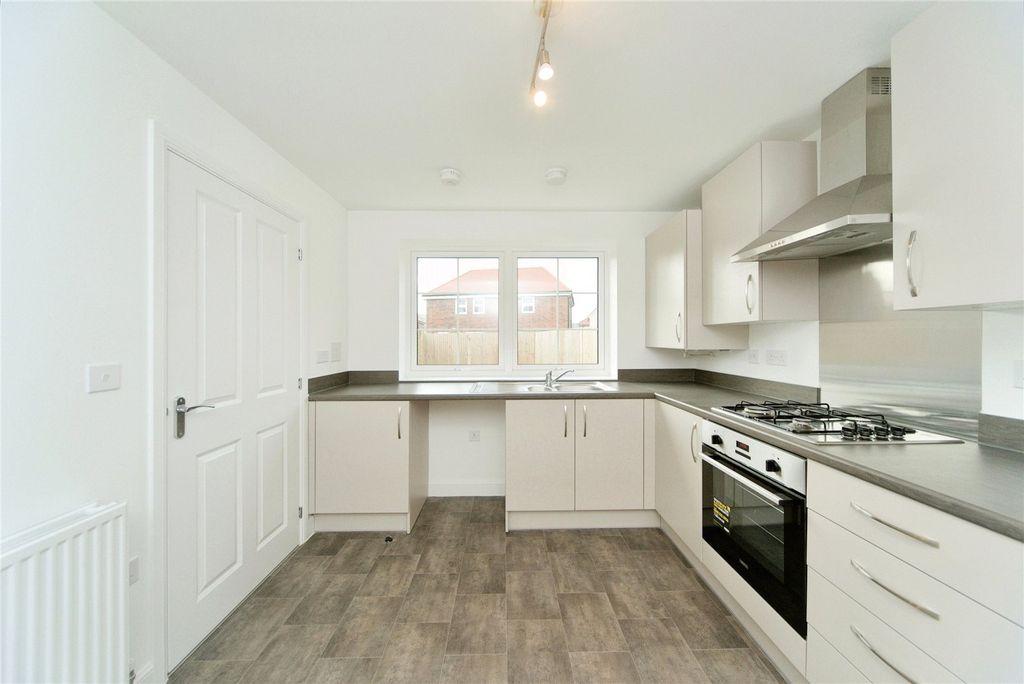Property photo 2 of 12 Kitchen Diner