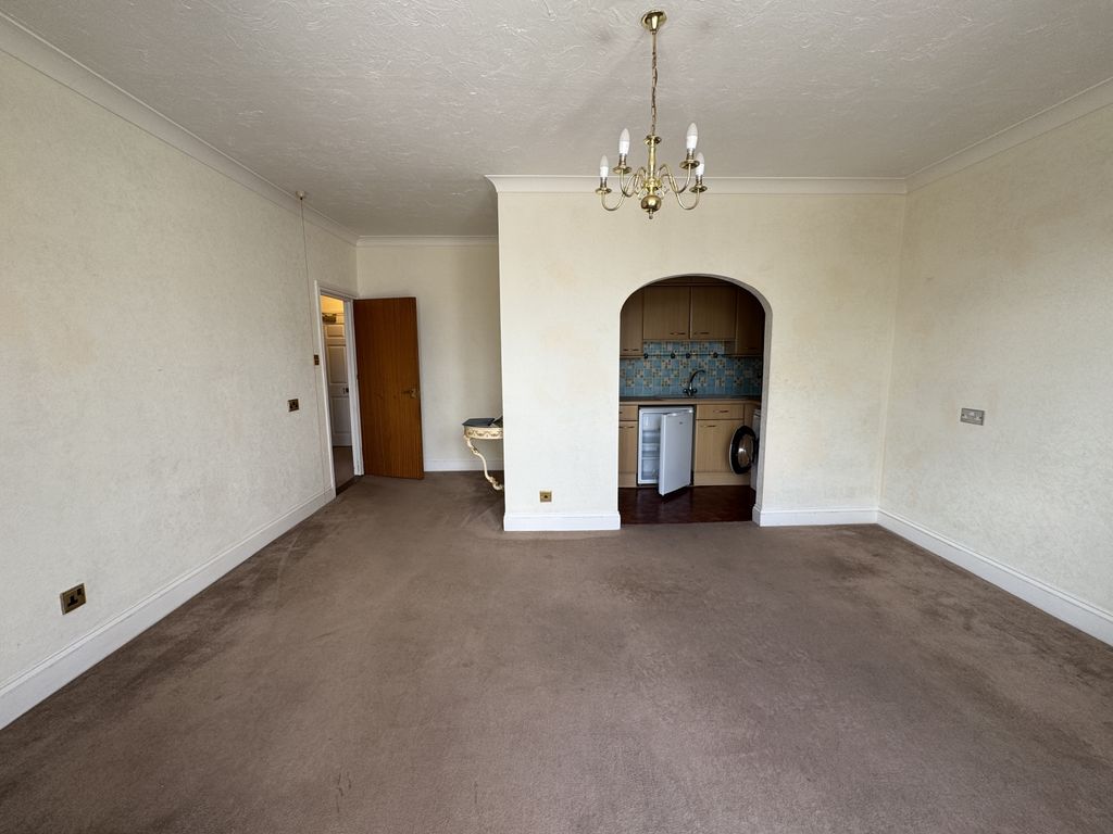 Property photo 2 of 12 10 Brooklands - Lounge-Diner