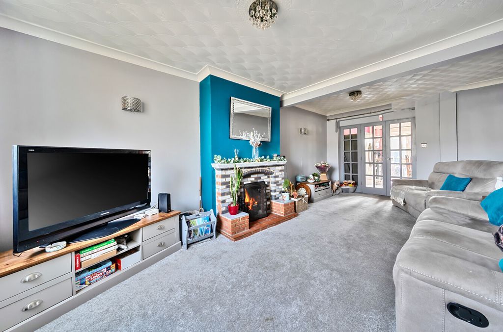 Property photo 2 of 19 1405418-17-699458...