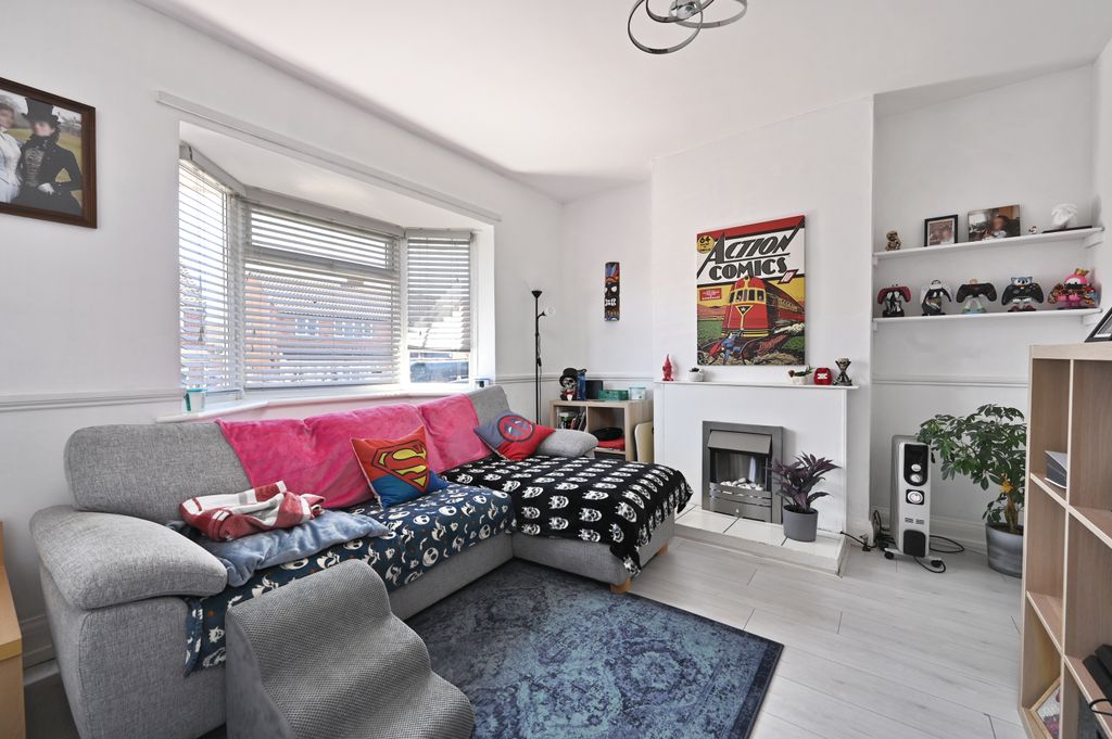 Property photo 2 of 13