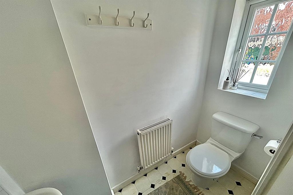 Property photo 2 of 20 Downstairs WC