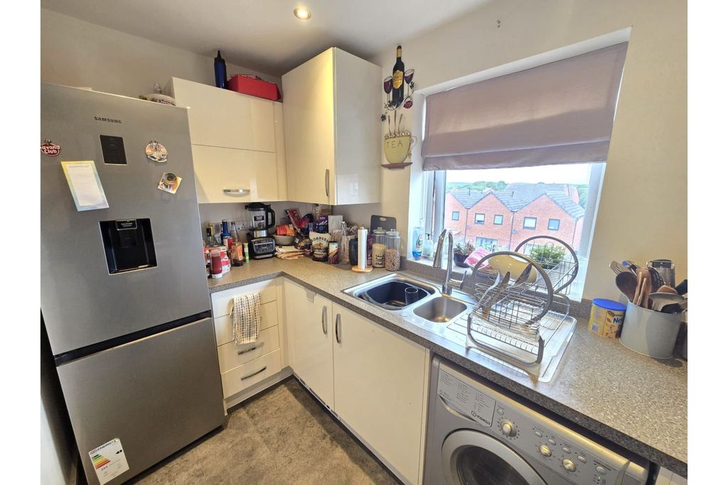 Property photo 2 of 12