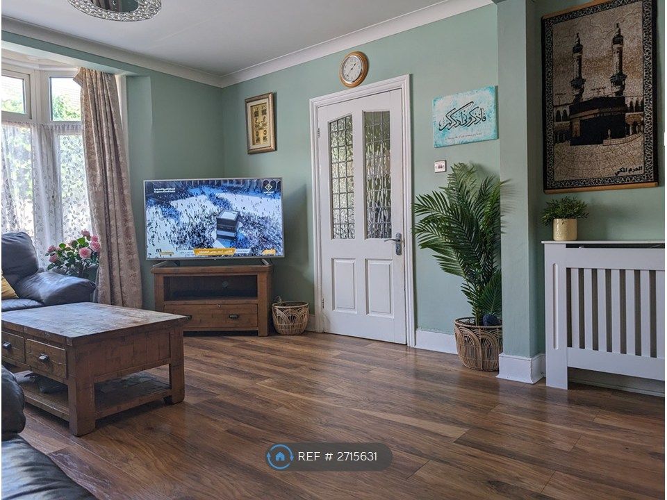 Property photo 2 of 25