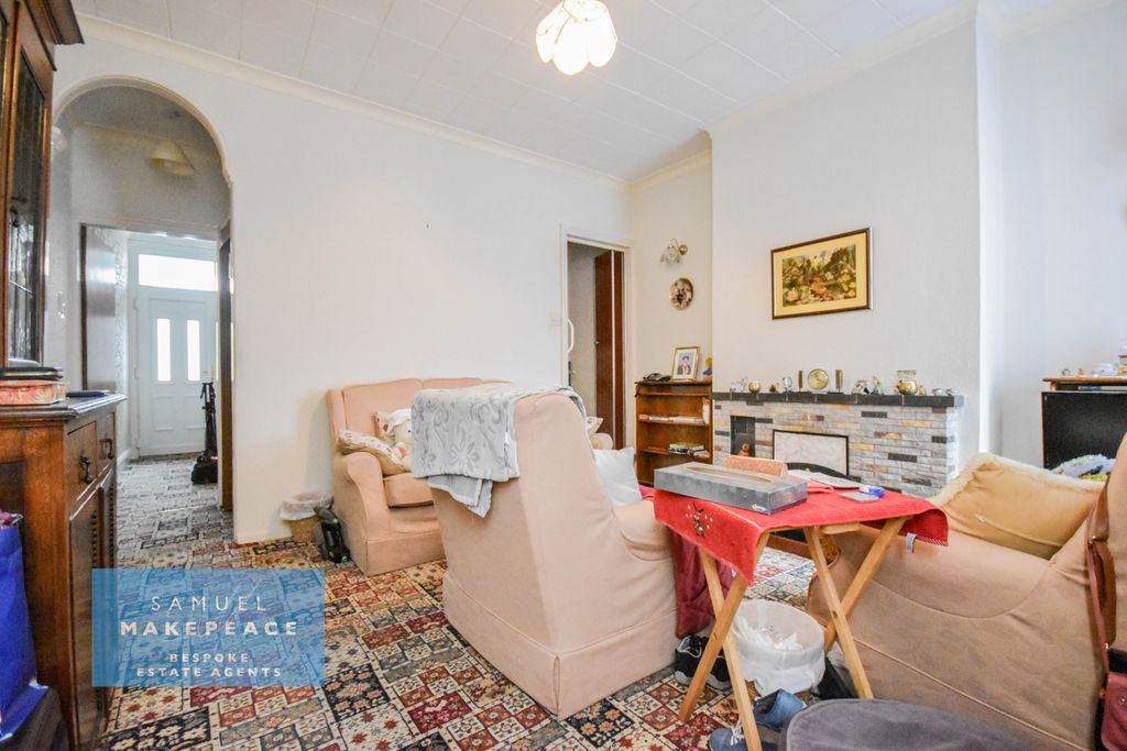 Property photo 2 of 11 Gallery