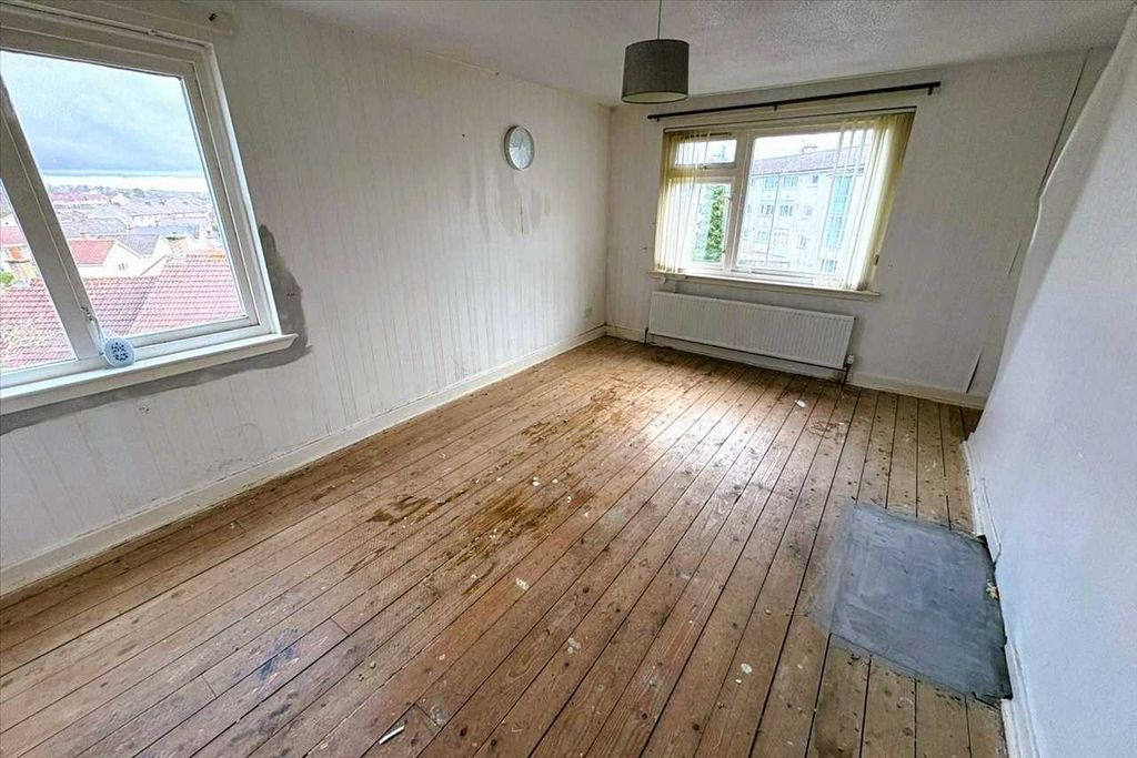 Property photo 2 of 12 Lounge Dining (1)