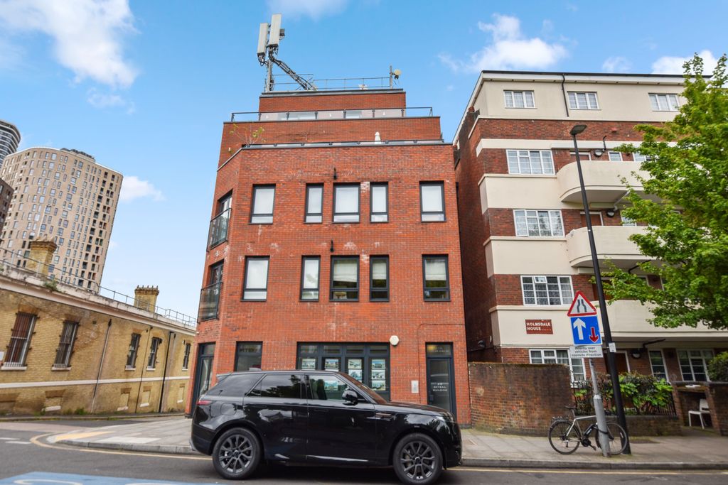 Property photo 2 of 13 Apartment 6, Skysail Building, 210 Poplar High Street, London, E14 0Bb