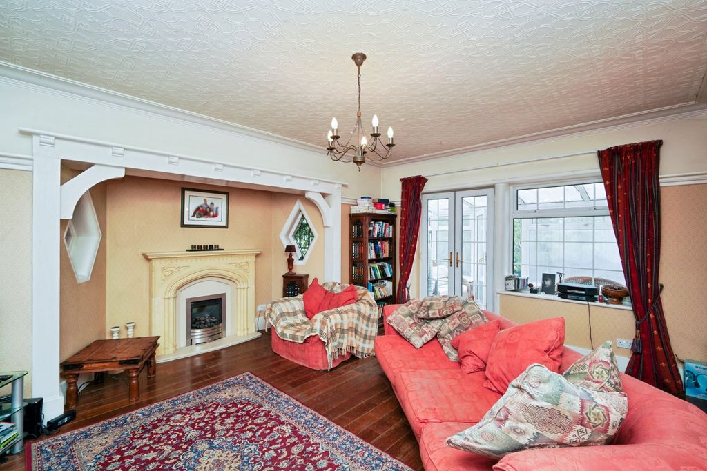 Property photo 3 of 15