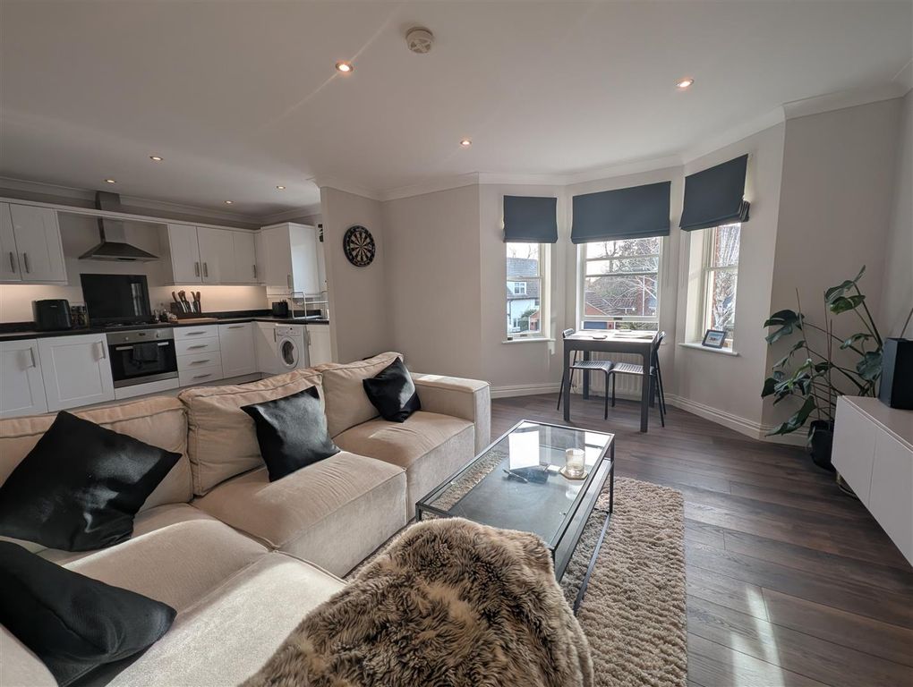 Property photo 1 of 12 Lounge/Kitchen/Diner