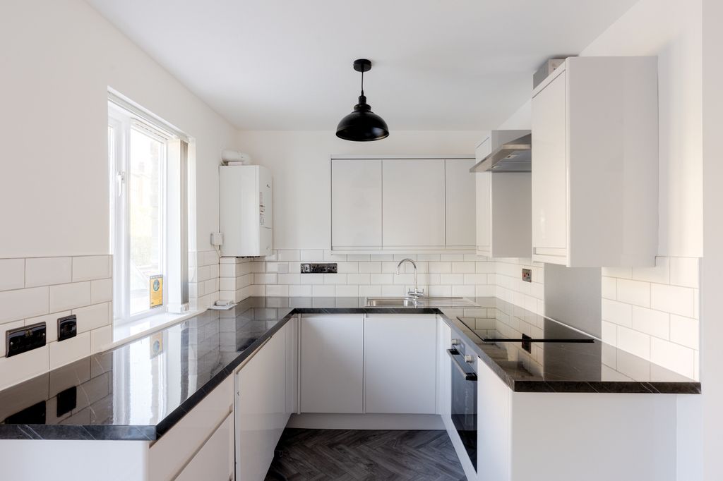 Property photo 3 of 14 Photo 3