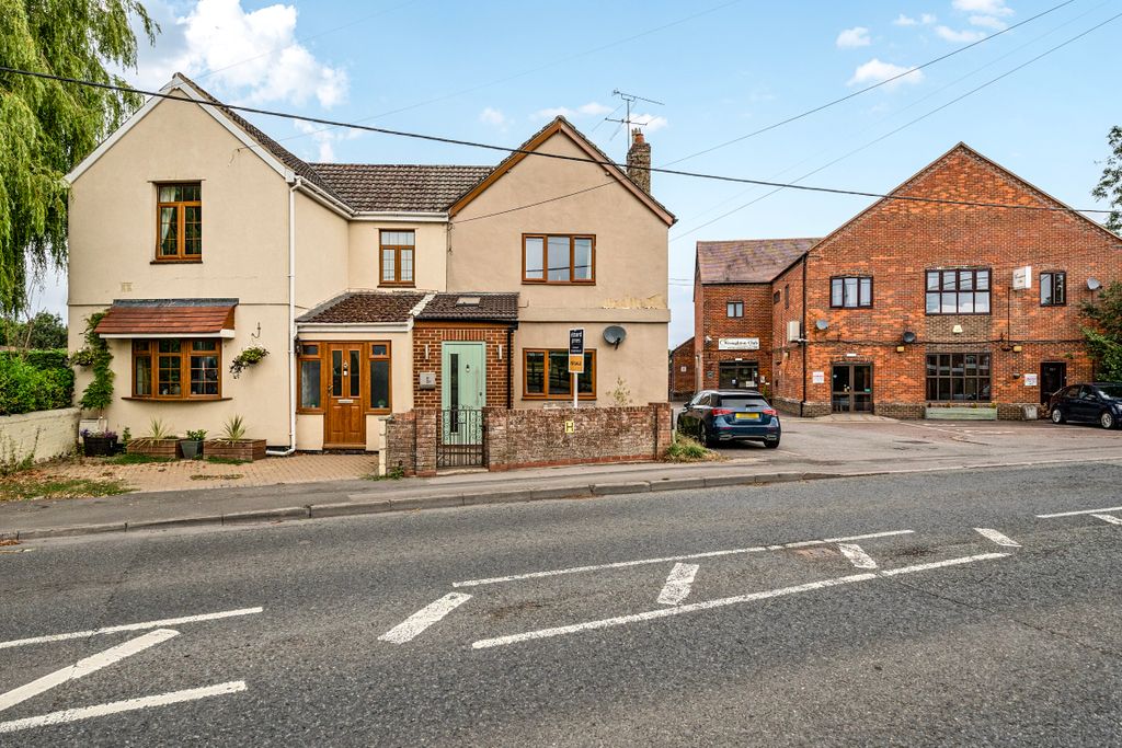 Property photo 1 of 17 20132126320687A1765F29A7201