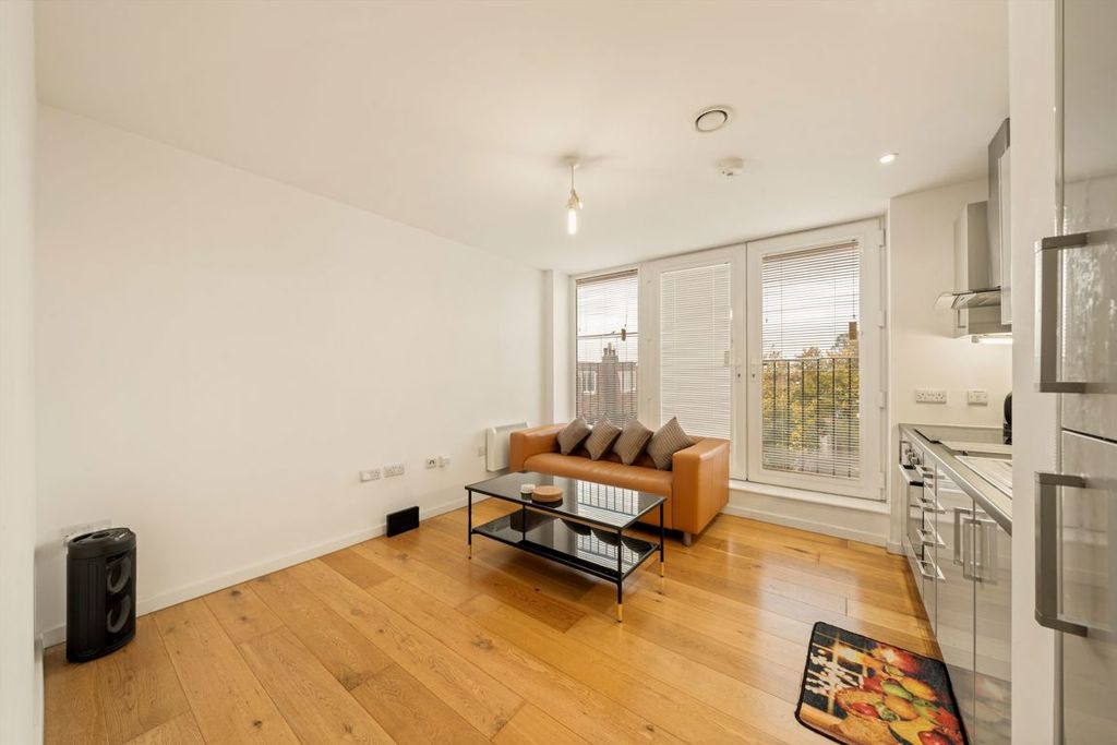 Property photo 2 of 6