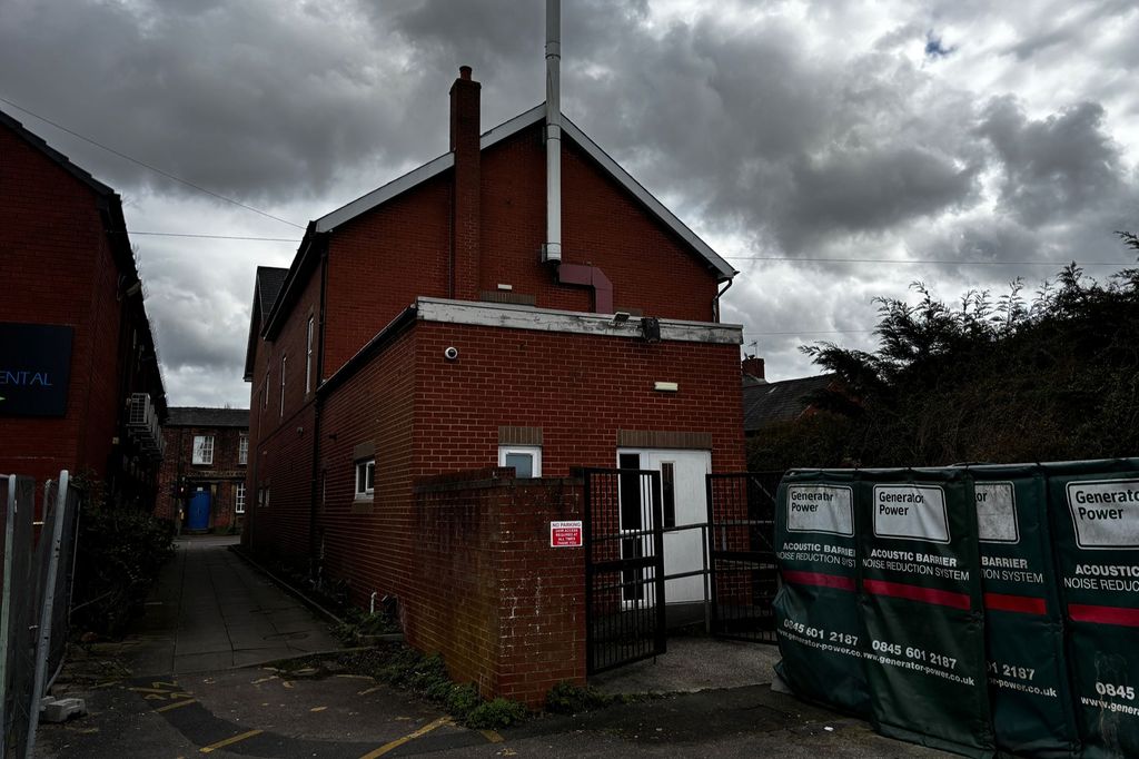 Property photo 2 of 8 Leyland Social Club, 67-69 Towngate, Leyland, Pr25 2Lr