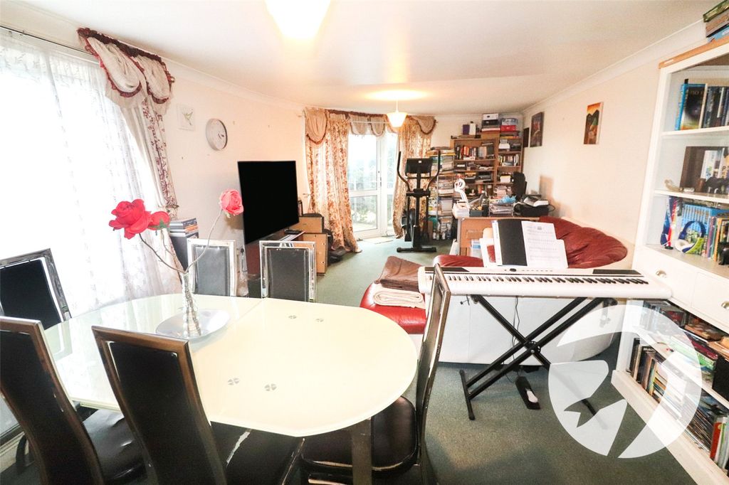 Property photo 3 of 16 Picture No. 19