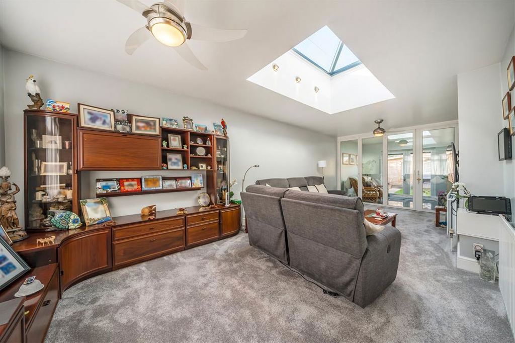 Property photo 3 of 11