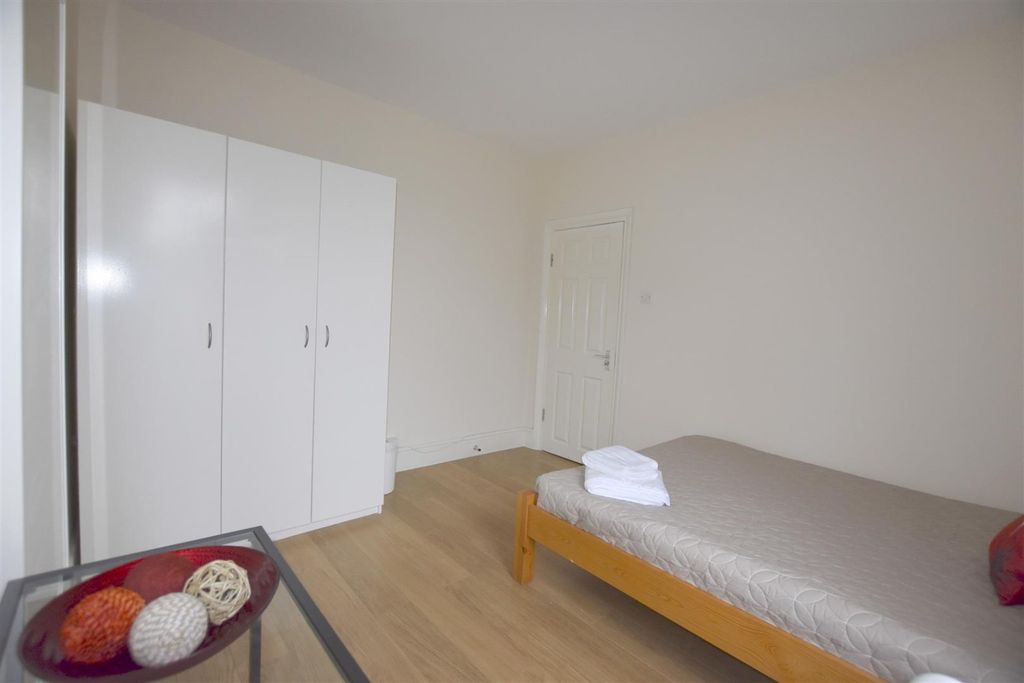 Property photo 2 of 17 3573572