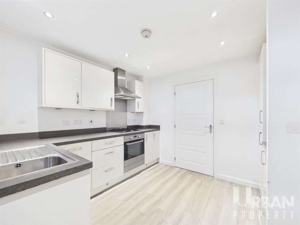 Property photo 2 of 12 Cam03038G0-Pr0222-Still002.Jpg