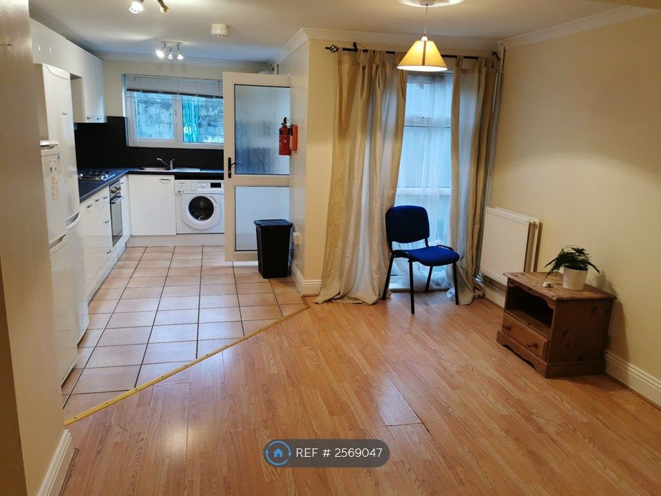 Property photo 3 of 18