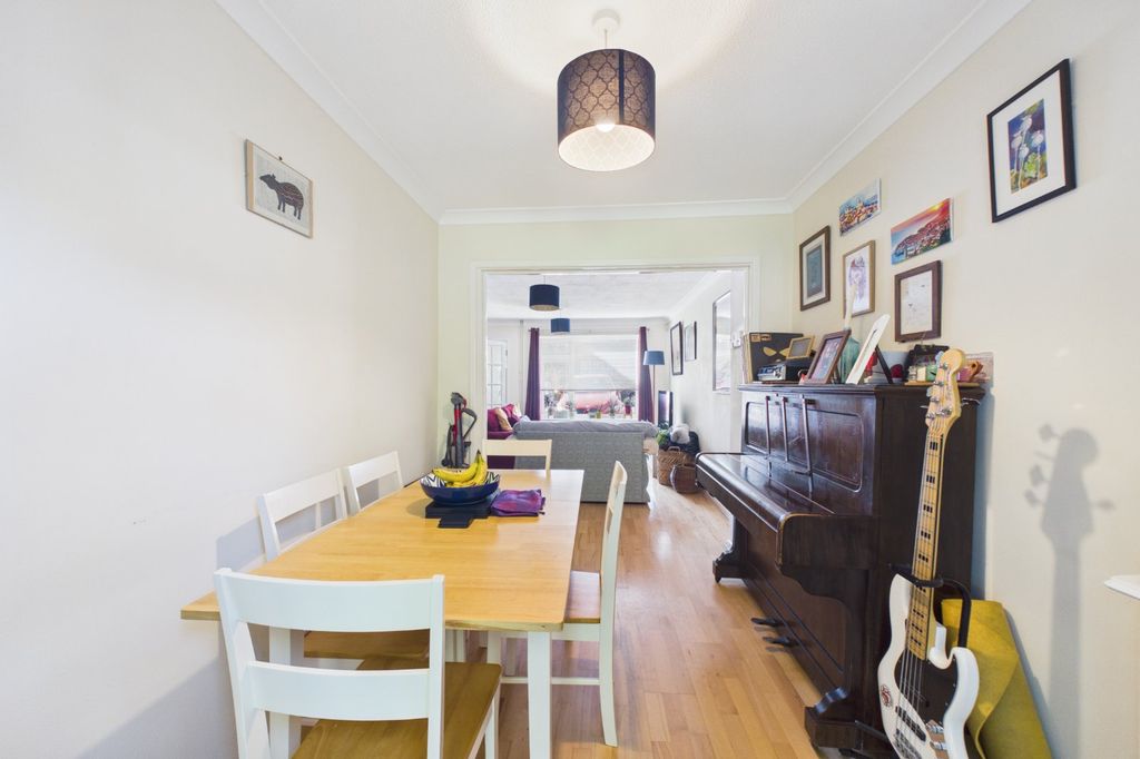 Property photo 3 of 11 Picture No. 05