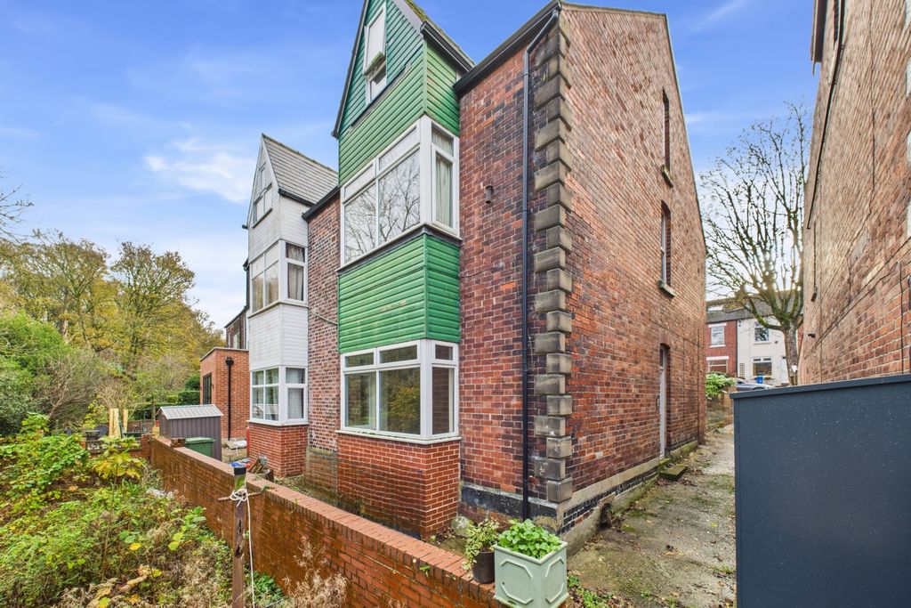 Property photo 1 of 28 Front External