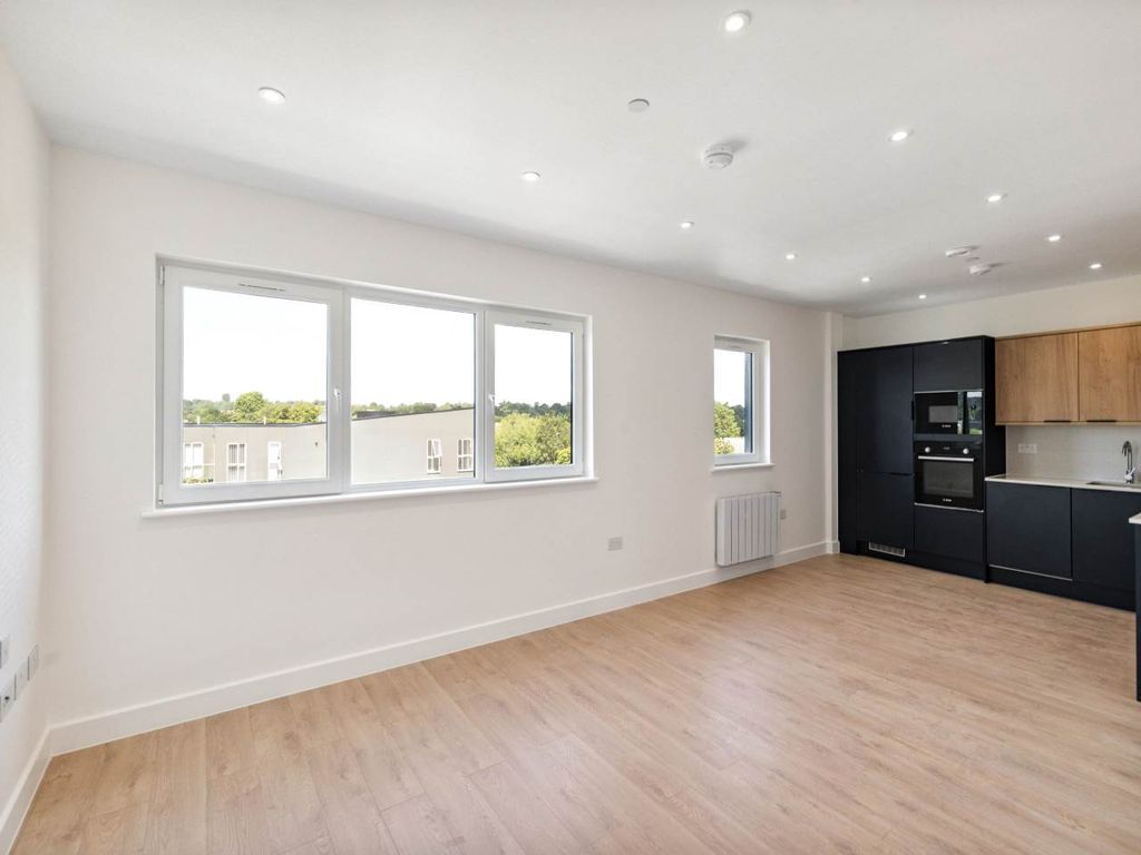 Property photo 3 of 10 4R0A8768