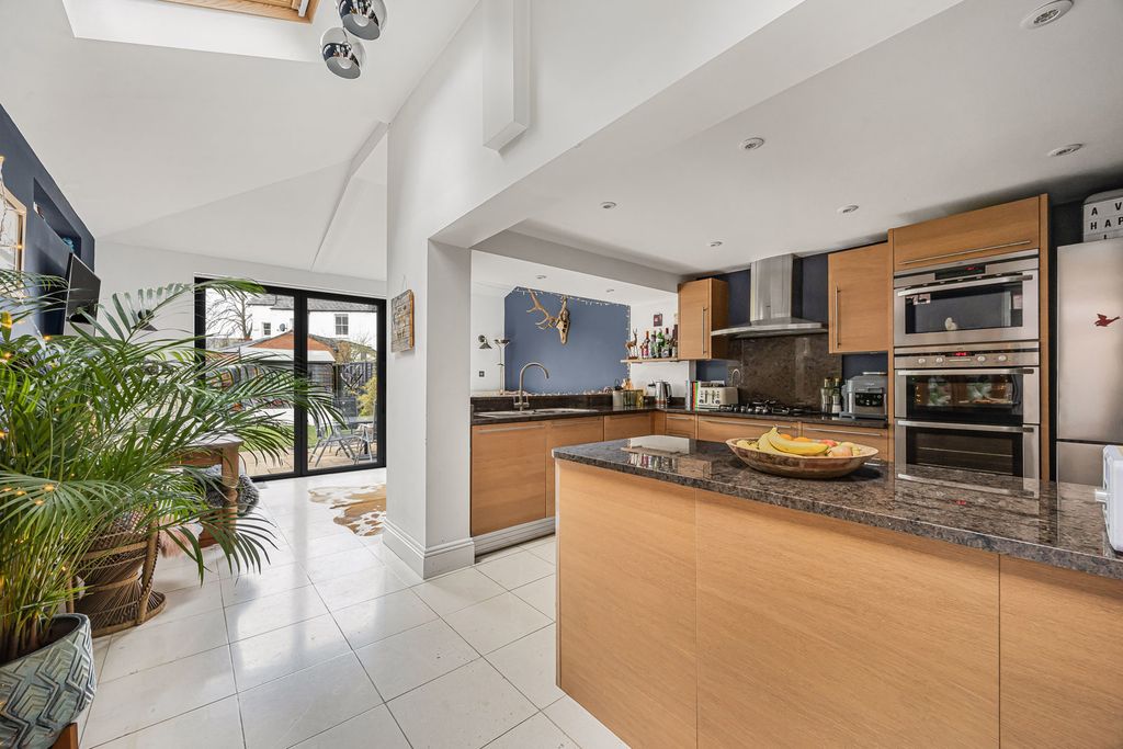 Property photo 2 of 20 15_77810.Jpg