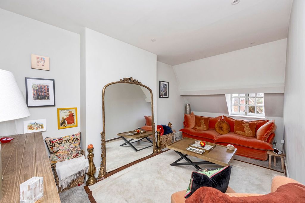 Additional image 4 of 3 bed flat for saleSyresham Gardens, The Priory Syresham Gardens RH16