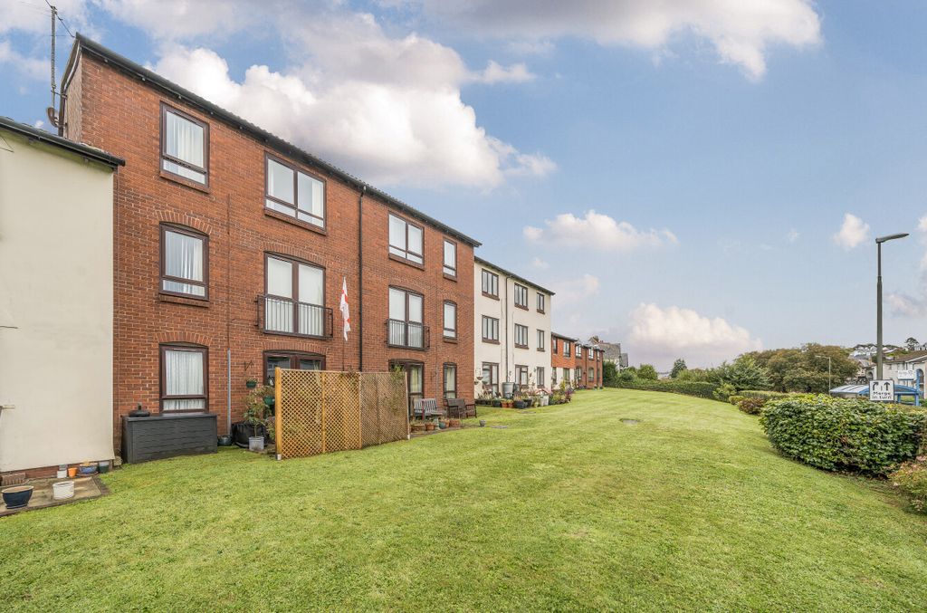 Property photo 1 of 15 1 - 1358952-14-68Df96...