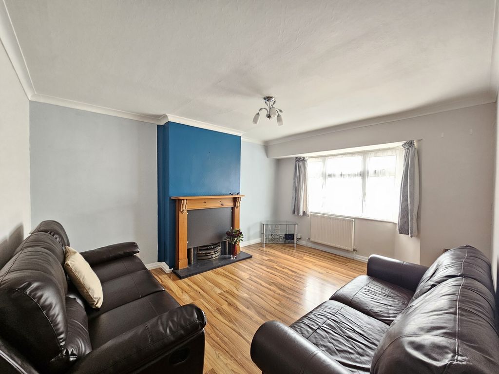 Property photo 2 of 16 Photo 2