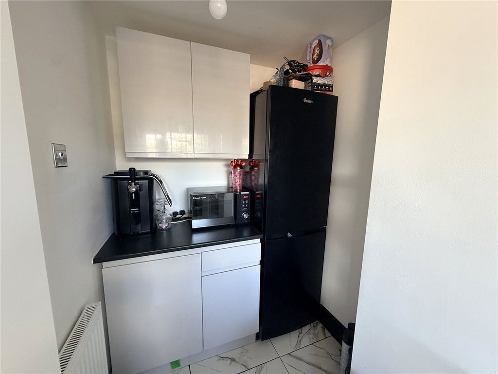 Property photo 3 of 10 Picture No. 02