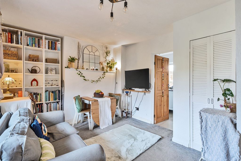 Property photo 2 of 22