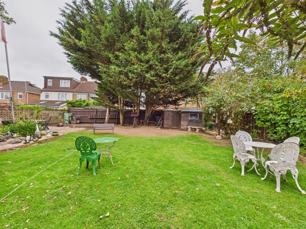 Property photo 1 of 36 Cam01358G0-Pr0191-Still046.Jpg