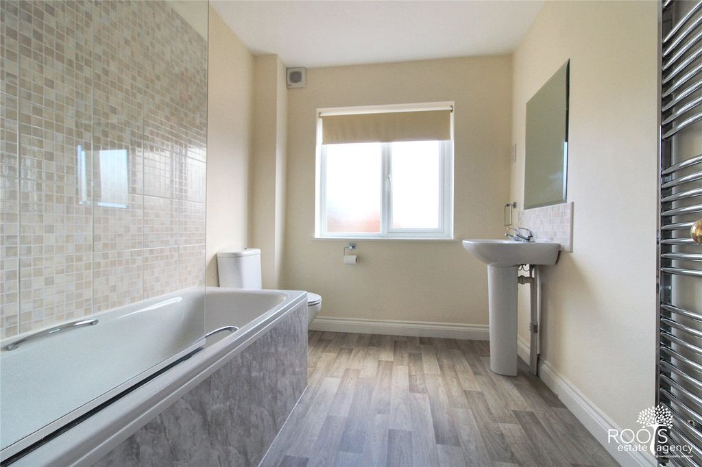 Property photo 3 of 9 Picture No. 06