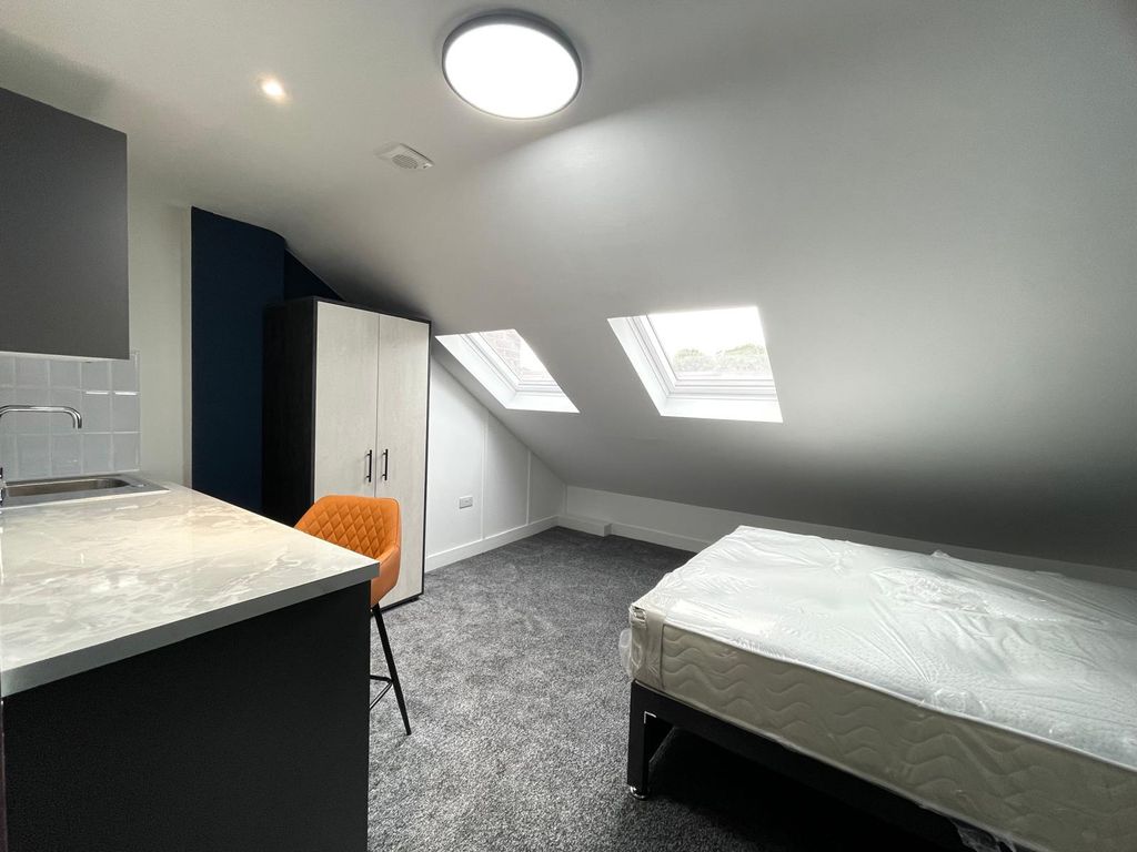 Property photo 3 of 15 65De0Ec4-1F4c-47Cf-A764-66E8066A4Ca5