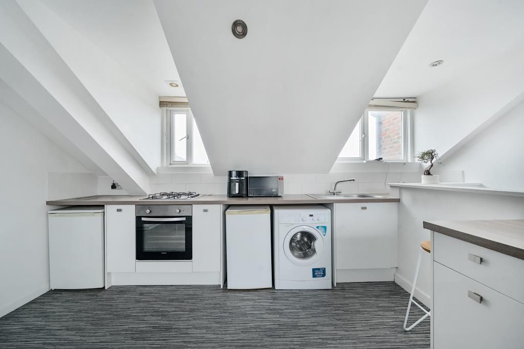 Property photo 2 of 20 Kitchen