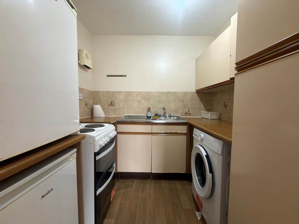 Property photo 1 of 5