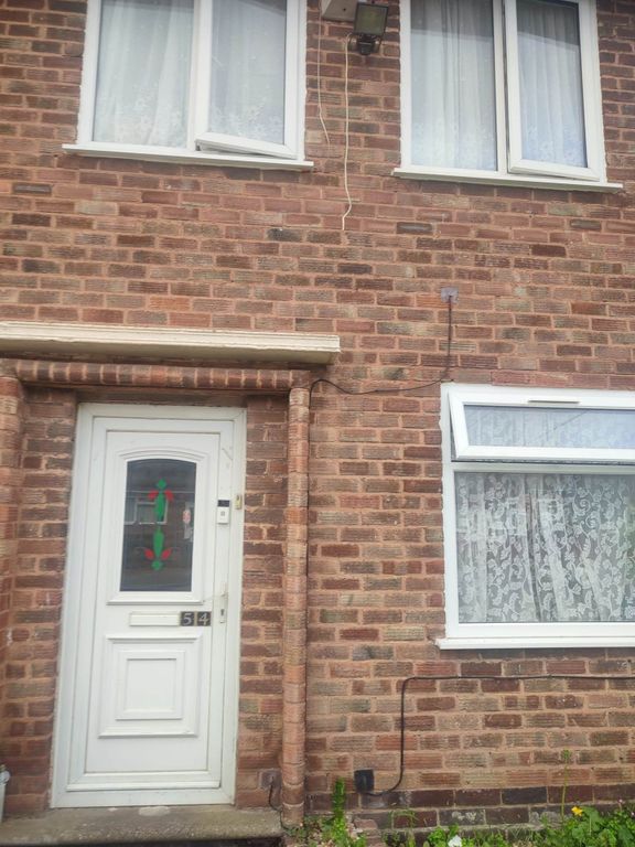 Property photo 1 of 2