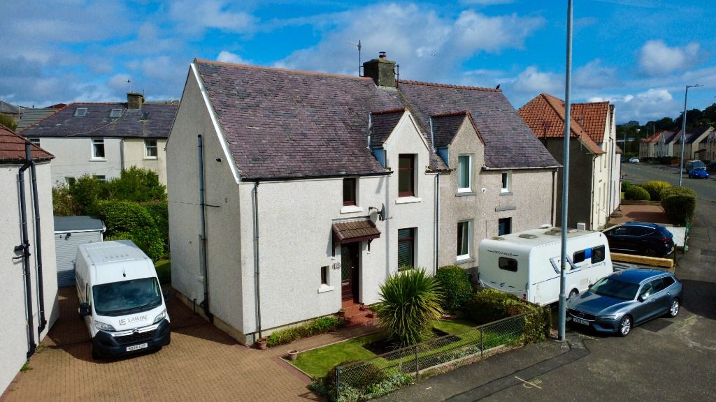 Property photo 2 of 18