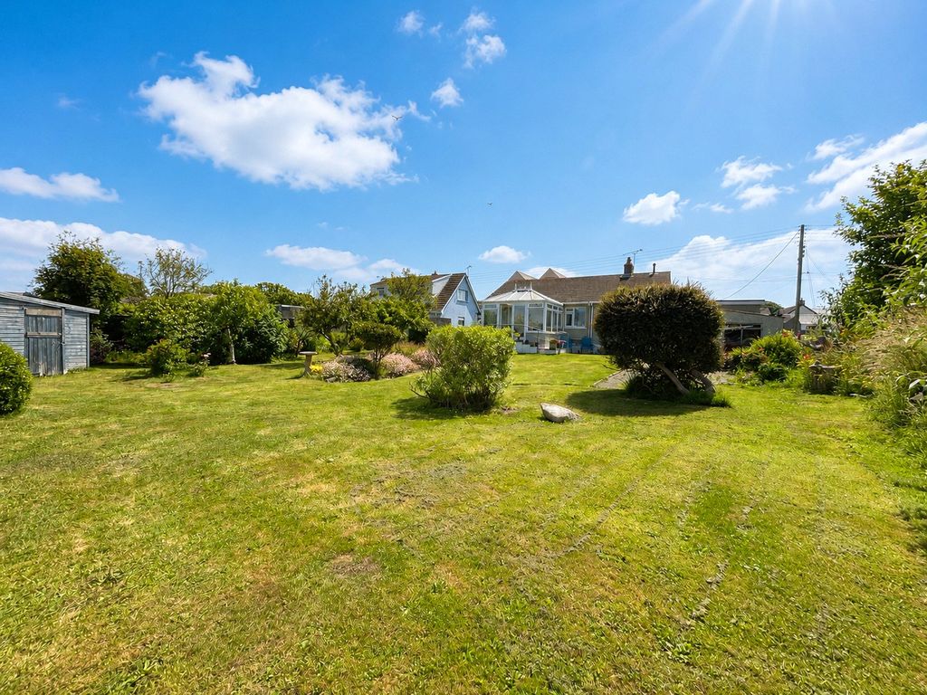 Property photo 2 of 19 Picture No. 13